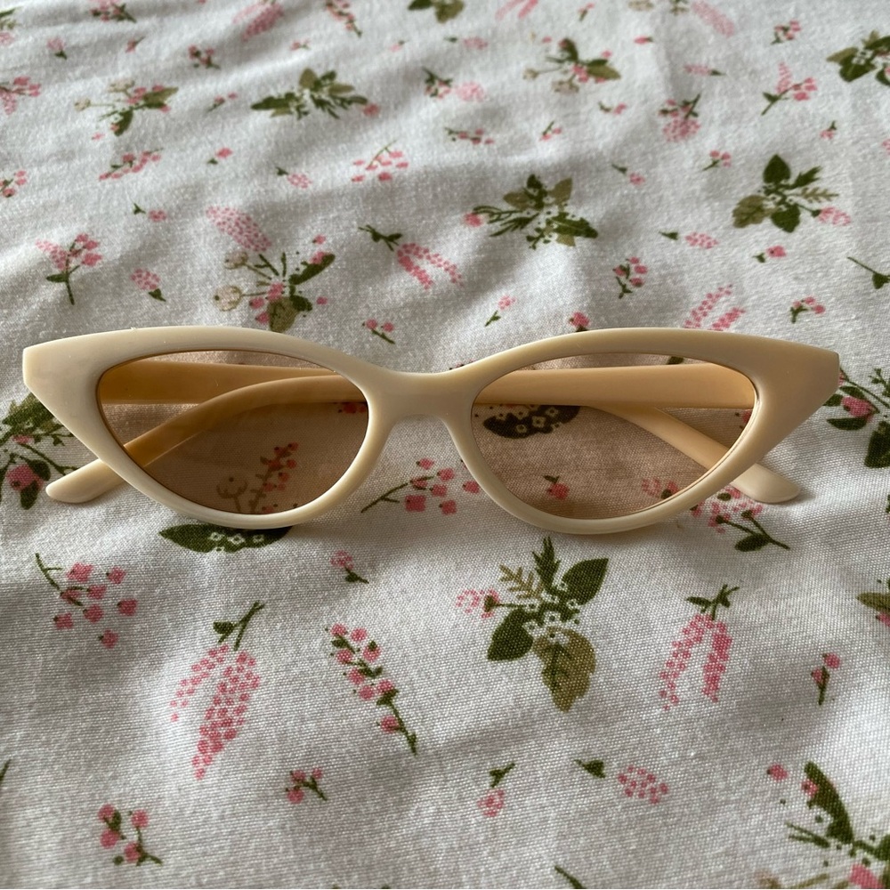 Chic Cream Cat-Eye Sunglasses